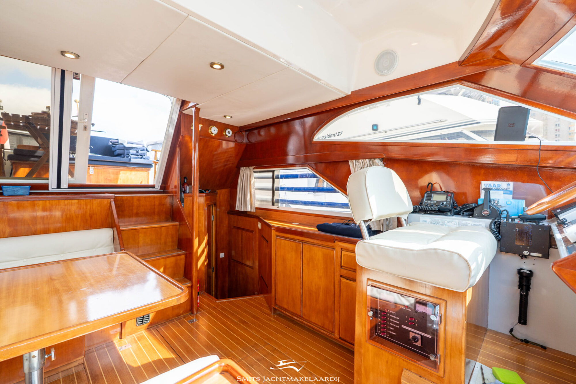 Astor 37 Flybridge — foto 23 van 54