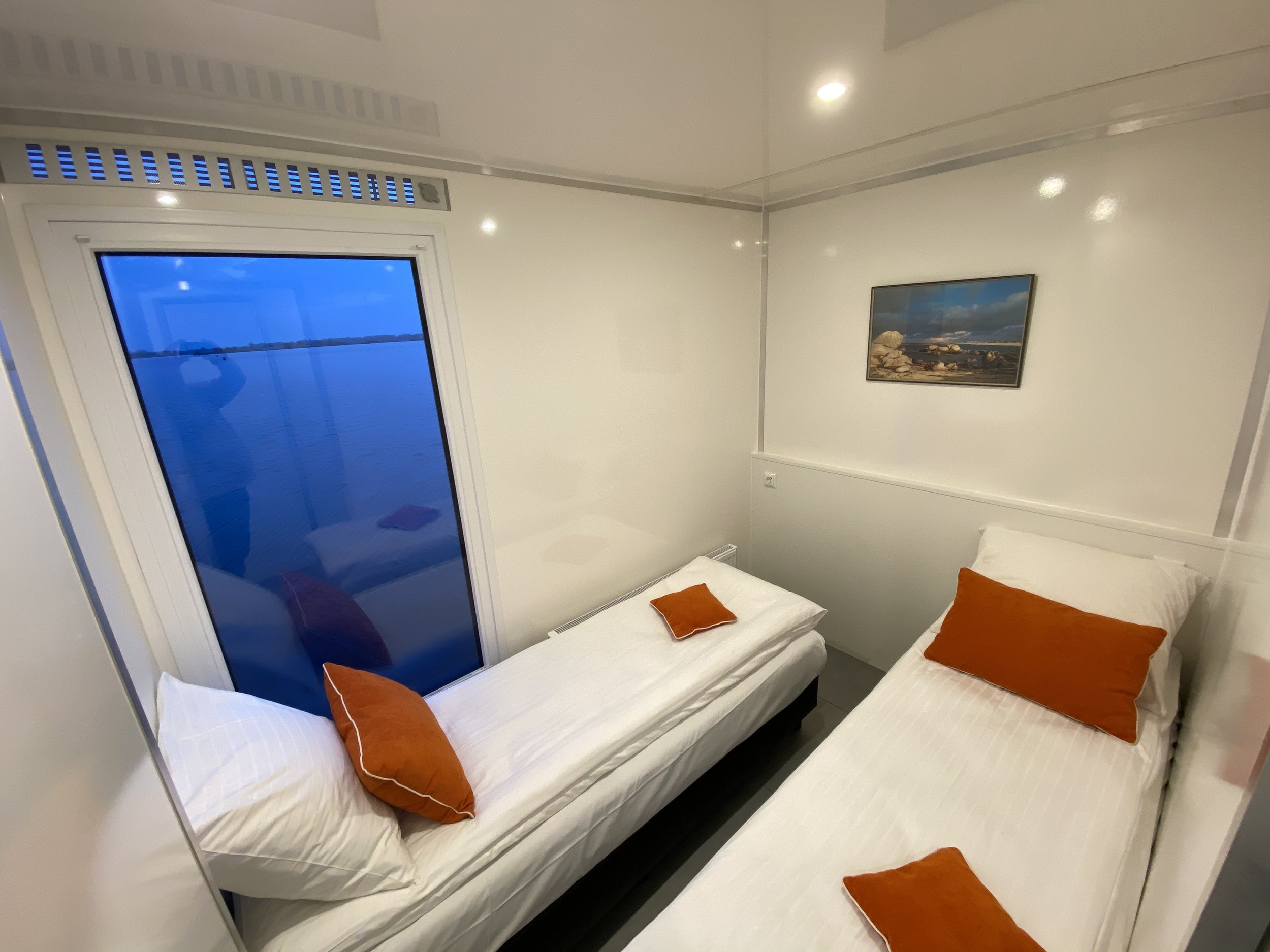 VaarAppartement 'Black Pearl' Houseboat - Panoramahut — foto 40 van 42