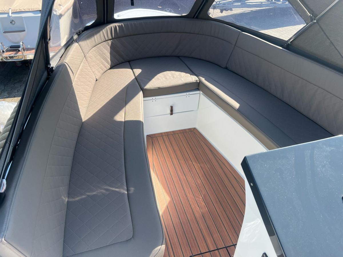 Maxima 600 Tender — foto 11 van 16
