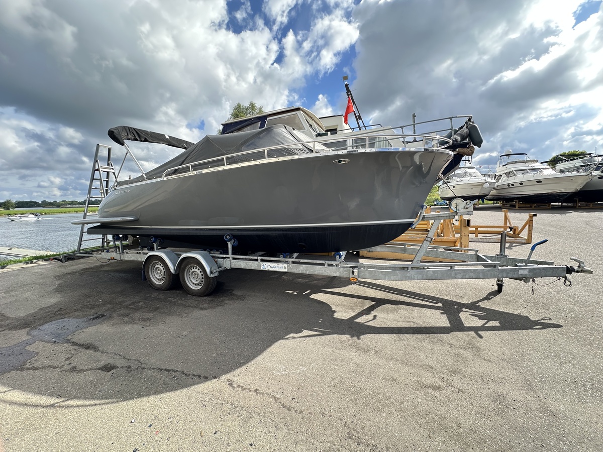 Riviera 24