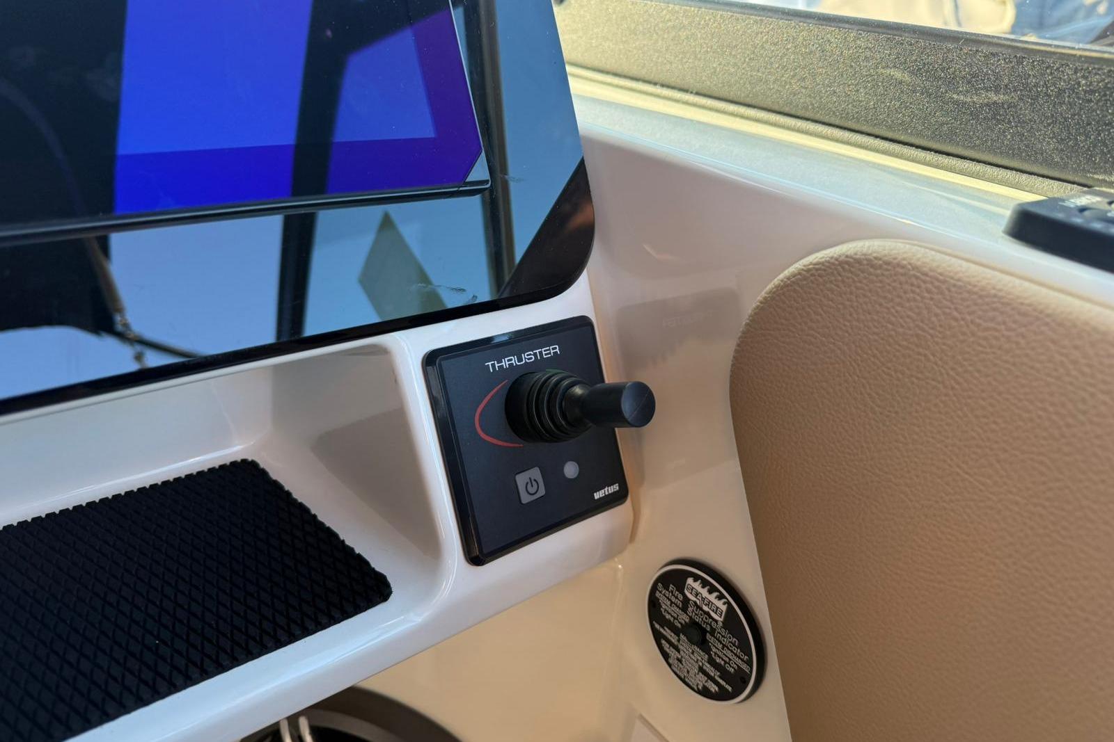 Sea Ray SDX 230 — foto 28 van 32