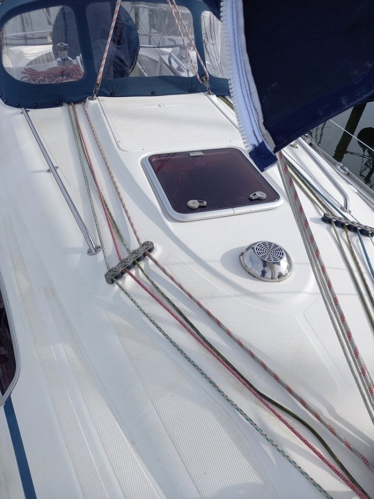 Bavaria - Sailing Yacht - GRP (Polyester) - 2007 - € 49.500 — foto 6 van 11