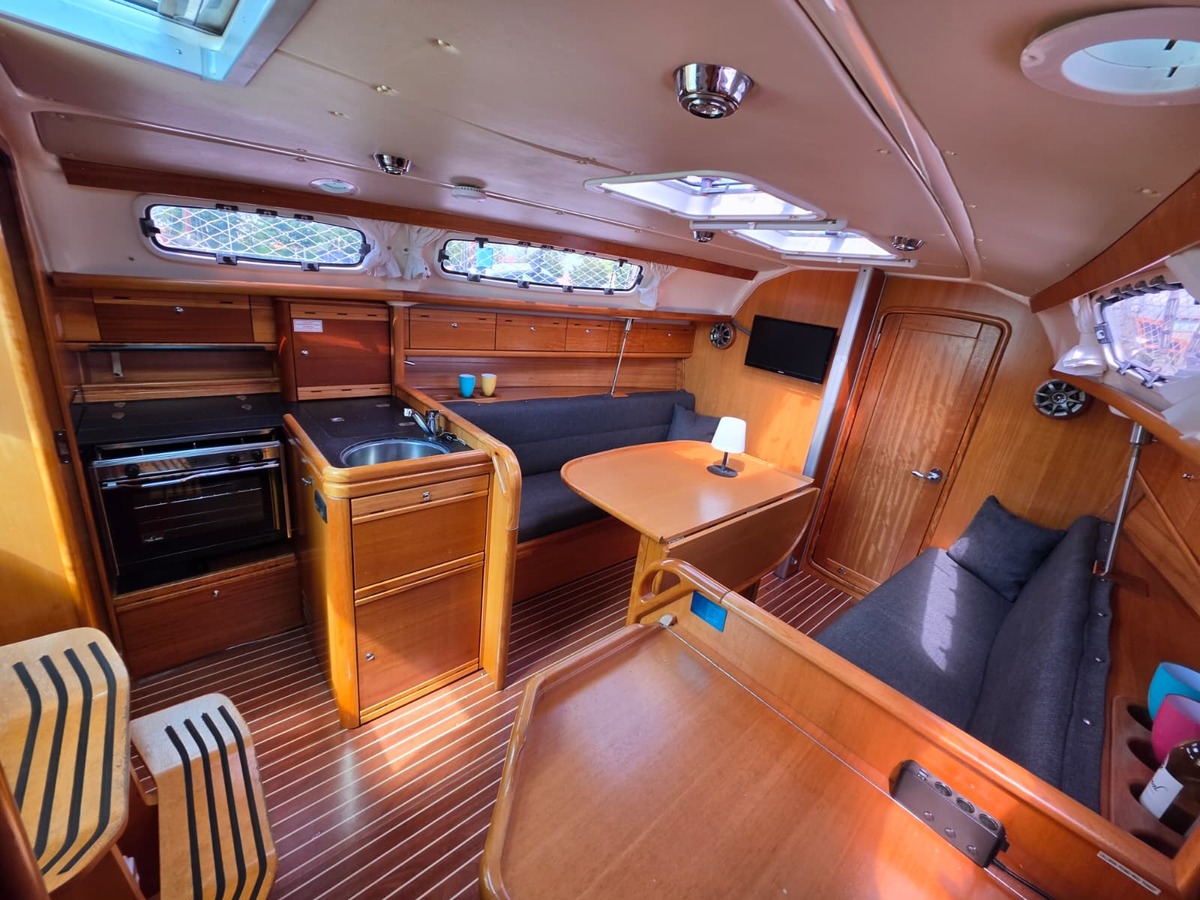 Bavaria Yachtbau GmbH Bavaria Yachts 31 Holiday Limited Edition — foto 6 van 12