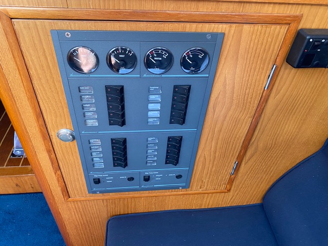 Menken  Newport Bass — foto 16 van 24