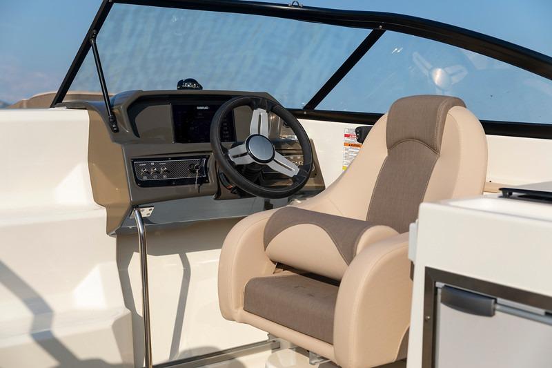Bayliner VR6 Cuddy — foto 10 van 11