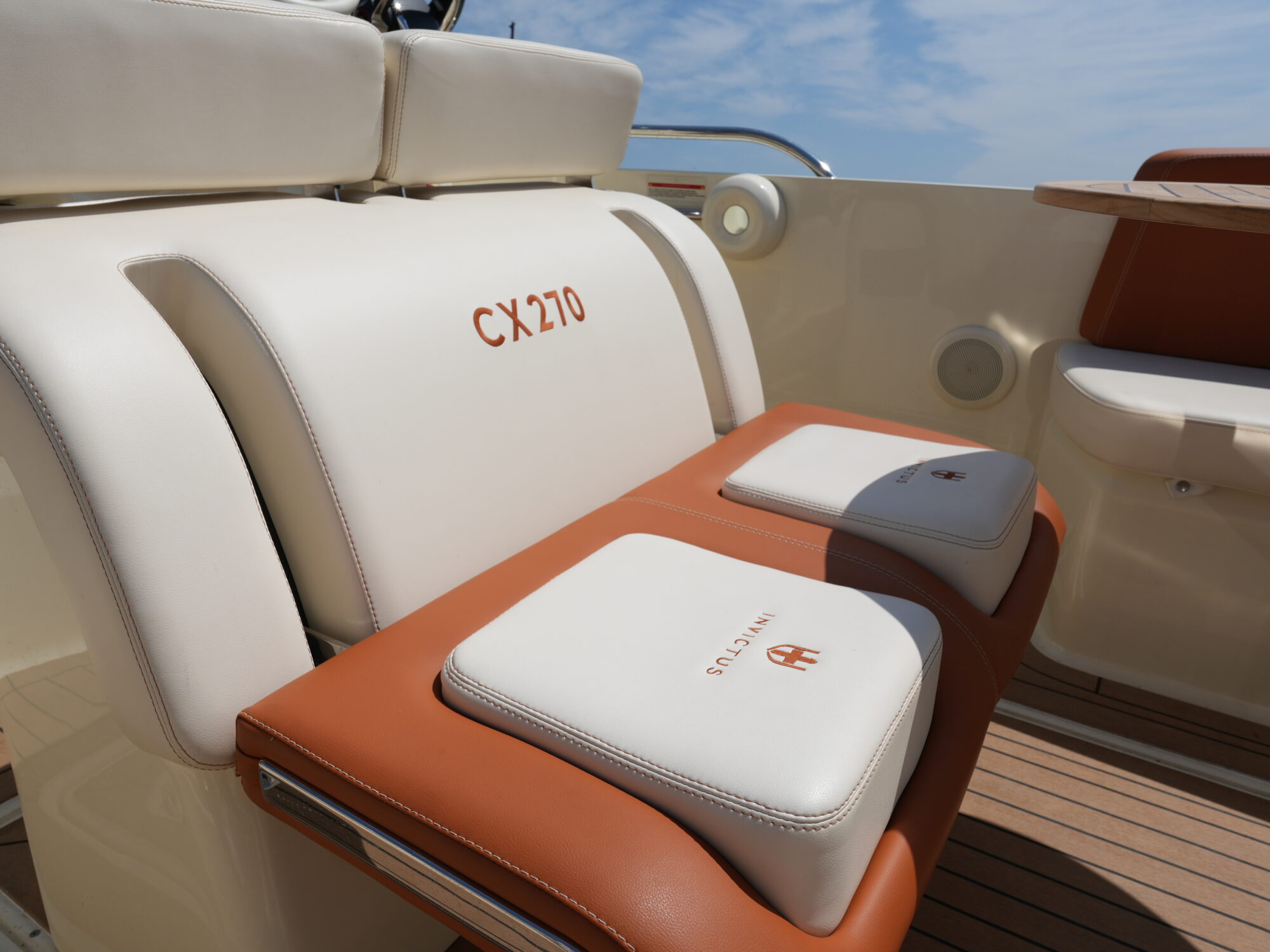 Invictus 270 CX — foto 21 van 38