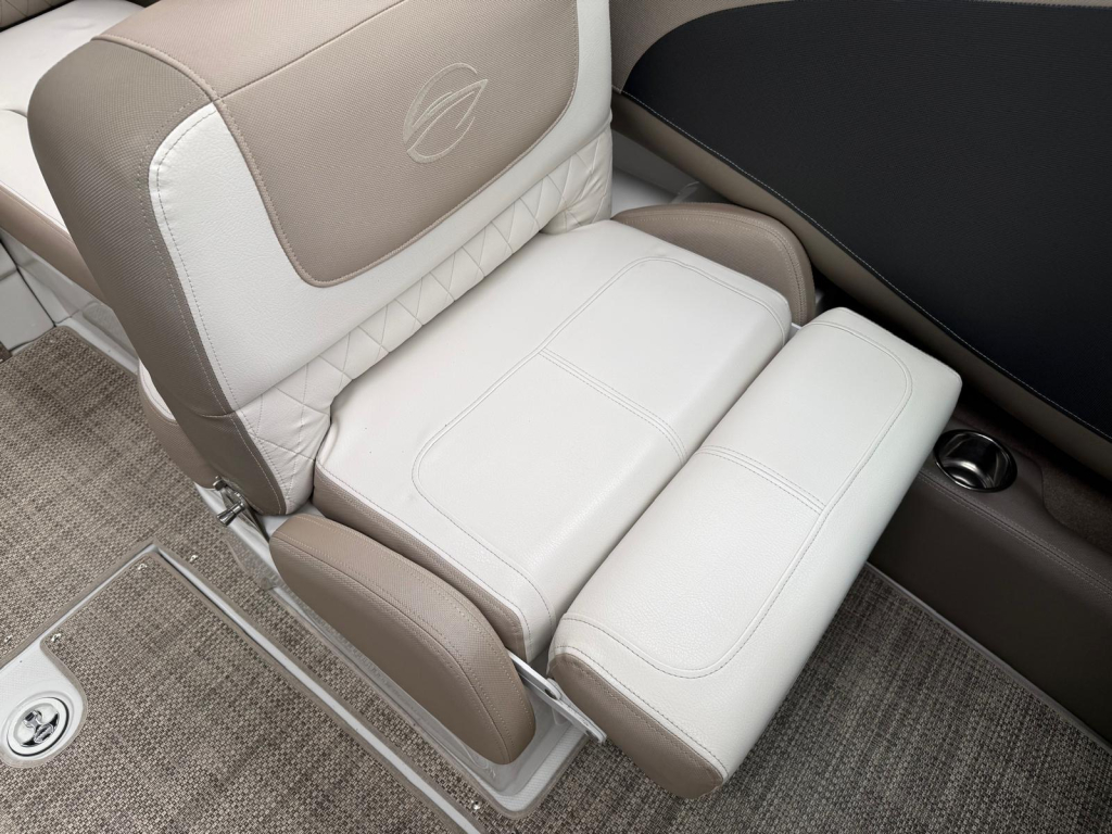 Crownline 225 SS — foto 16 van 39