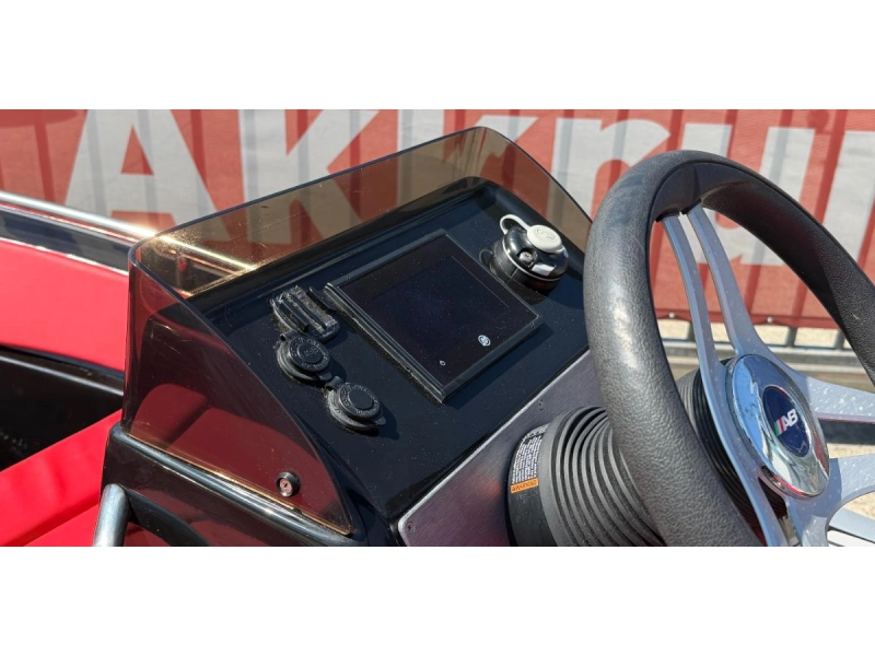 AB 12 DLX — foto 7 van 10