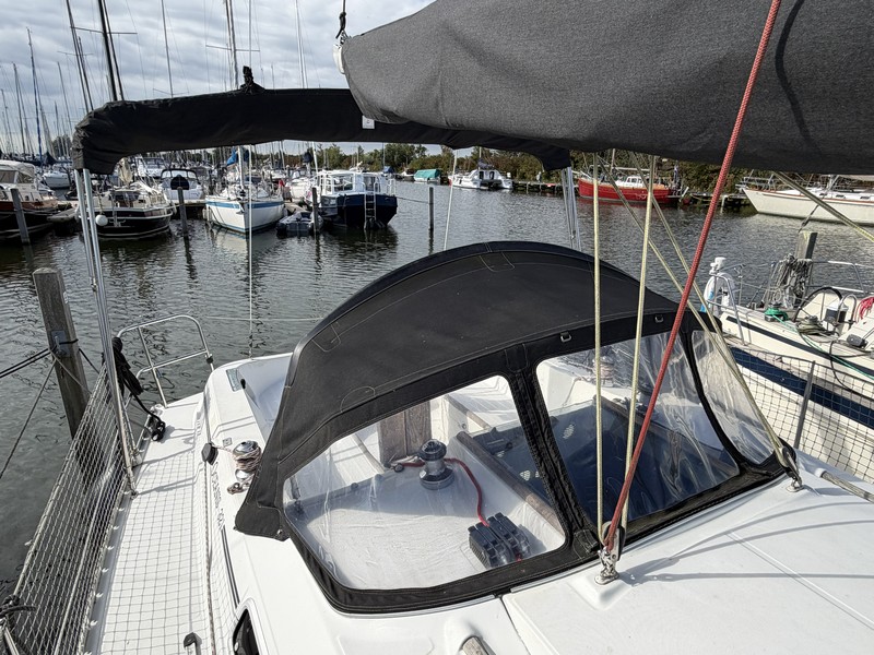 Beneteau Oceanis 321 — foto 31 van 48