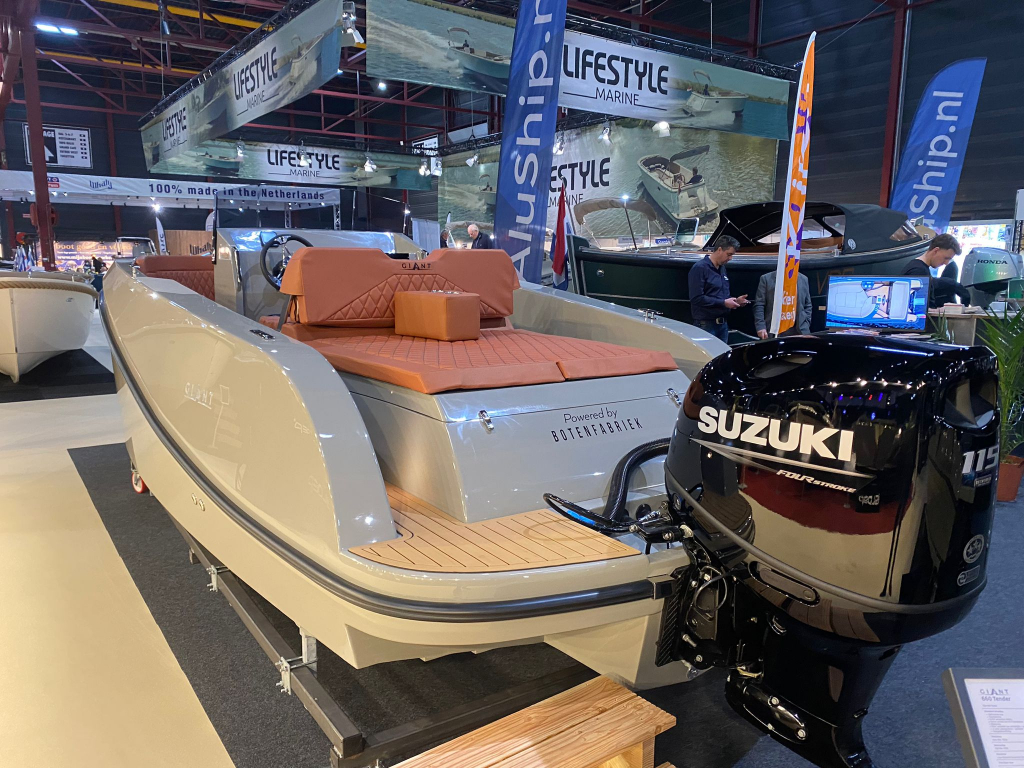 Giant 660 + 115 pk Suzuki  — foto 1 van 6