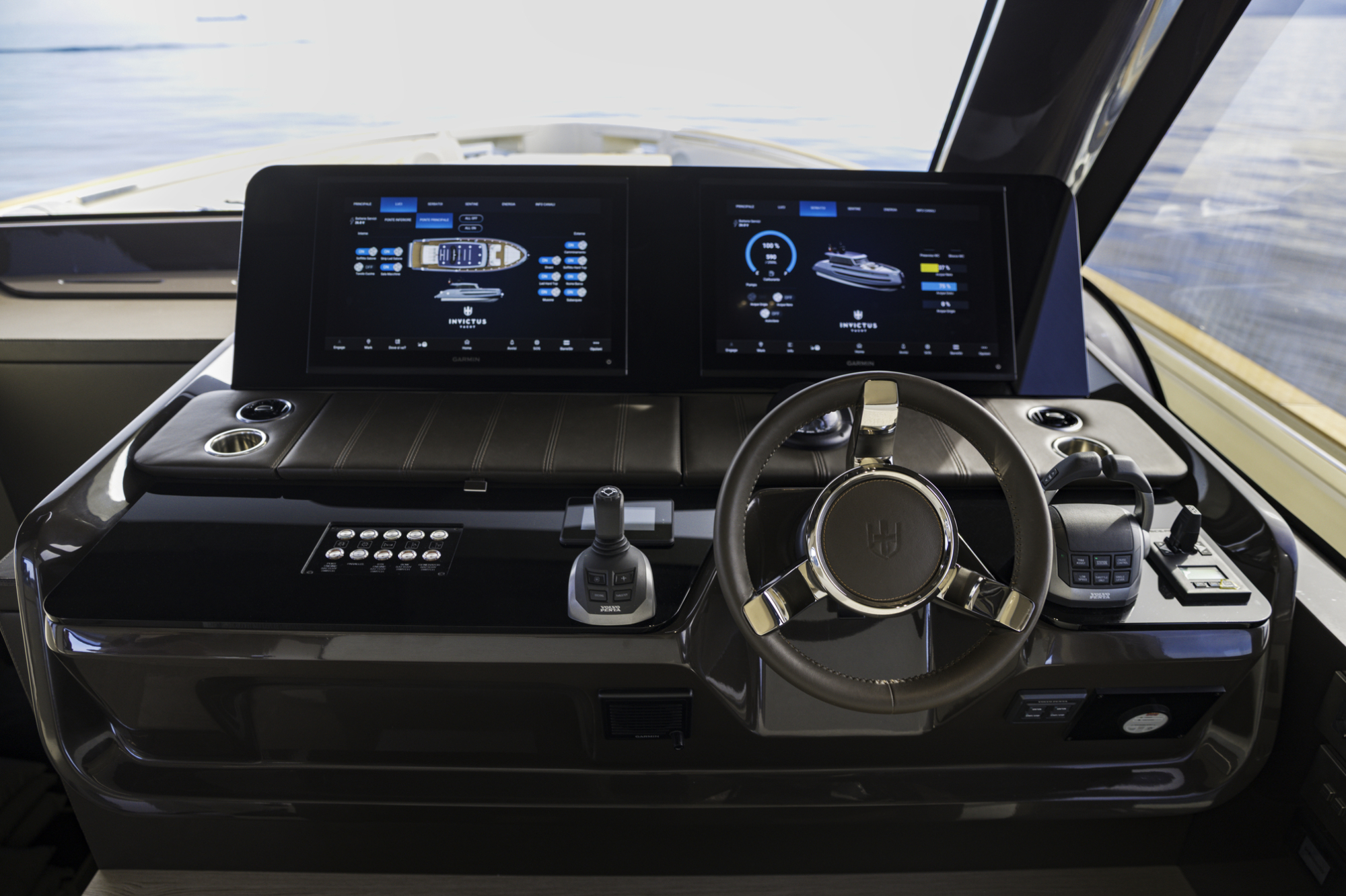 Invictus yachts Invictus ST550 met 2x 950 pk Volvo IPS direct leverbaar — foto 6 van 28
