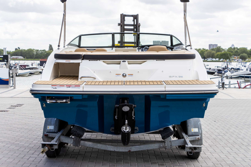 Sea Ray SPX 210 — foto 4 van 37