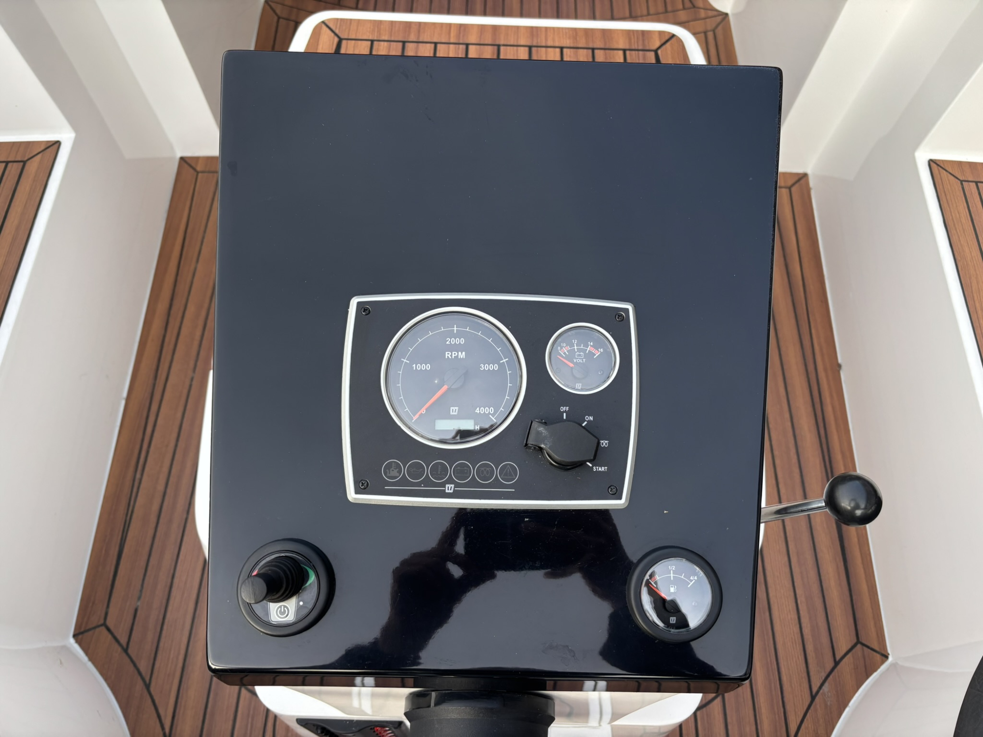 Maxima Boats 730I met Vetus 42 pk Diesel op voorraad! — foto 8 van 15