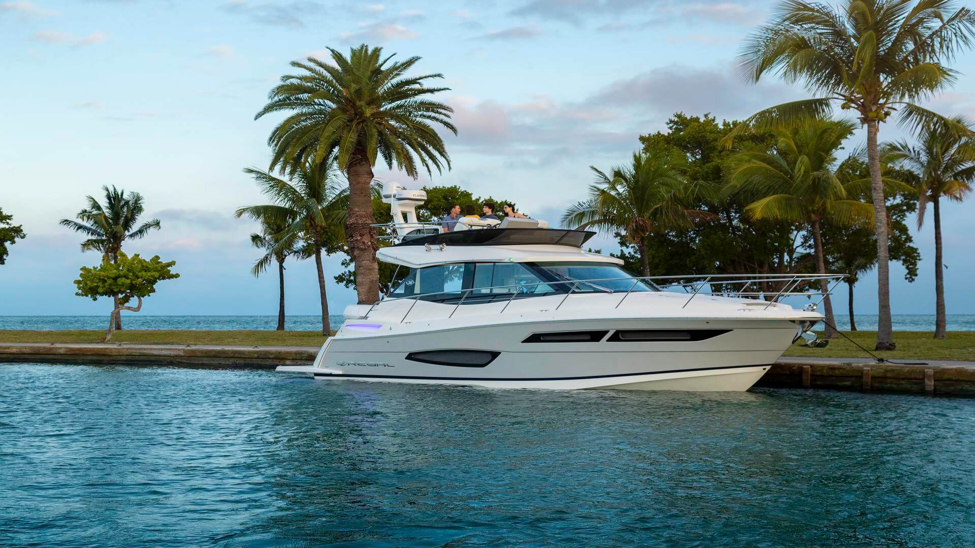 Regal 38 Fly