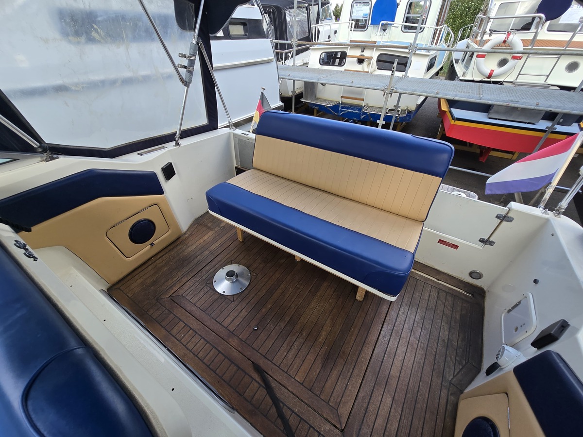 Sea Ray 220DA — foto 4 van 23
