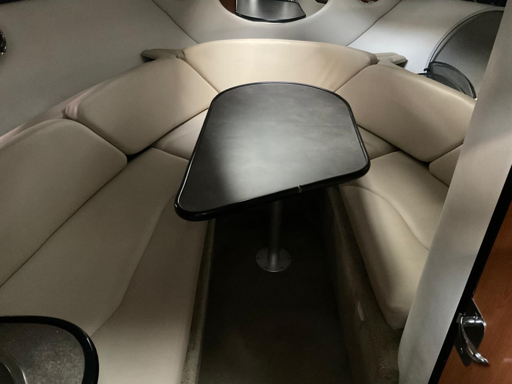 Crownline 275 CCR — foto 18 van 33