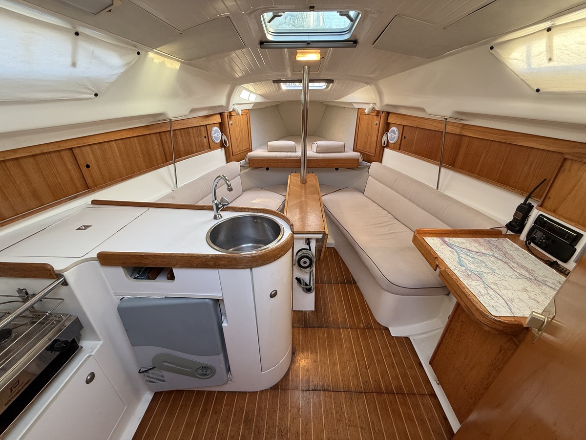 Jeanneau (Les Herbiers, Frankrijk) Jeanneau Sun Way 29 — foto 4 van 12