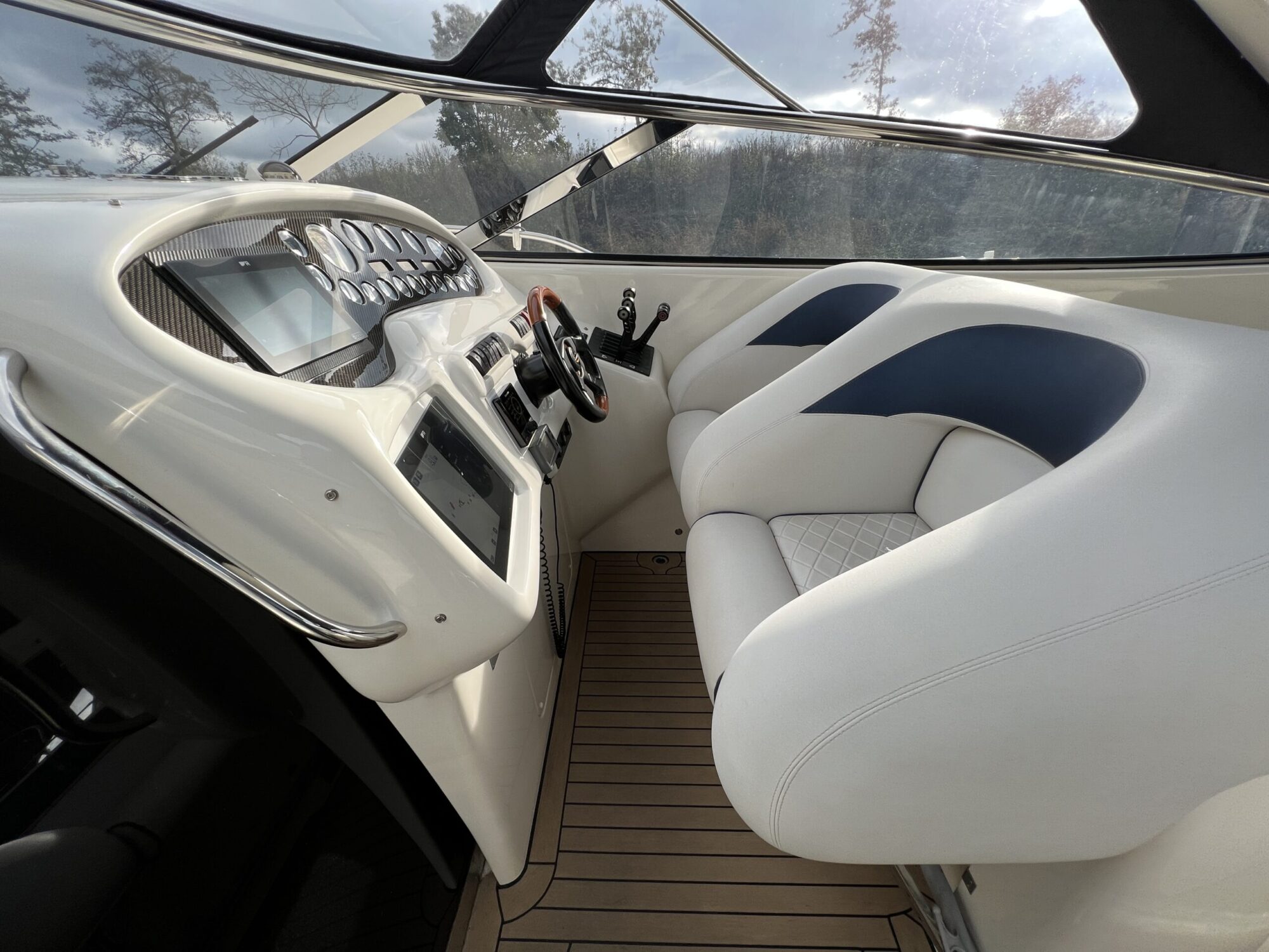 Sunseeker Superhawk 48 Cabrio — foto 18 van 48