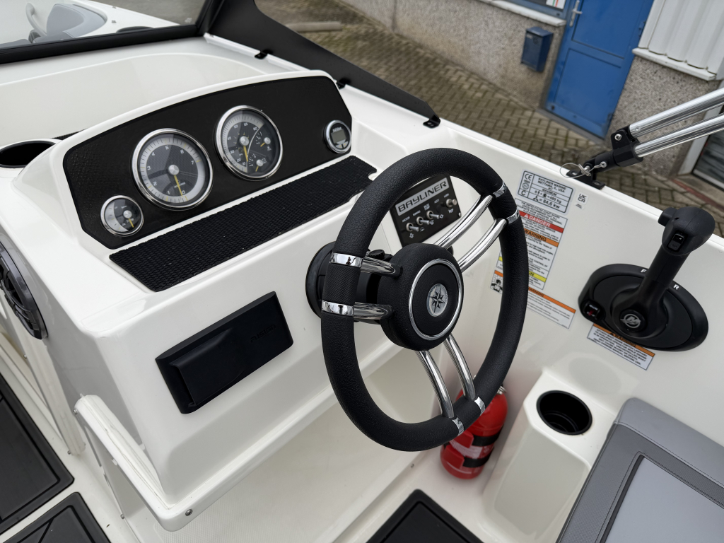 Bayliner Element M17 met Mercury 115pk Pro XS — foto 24 van 32