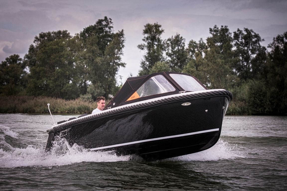 Maxima 600 tender — foto 6 van 19