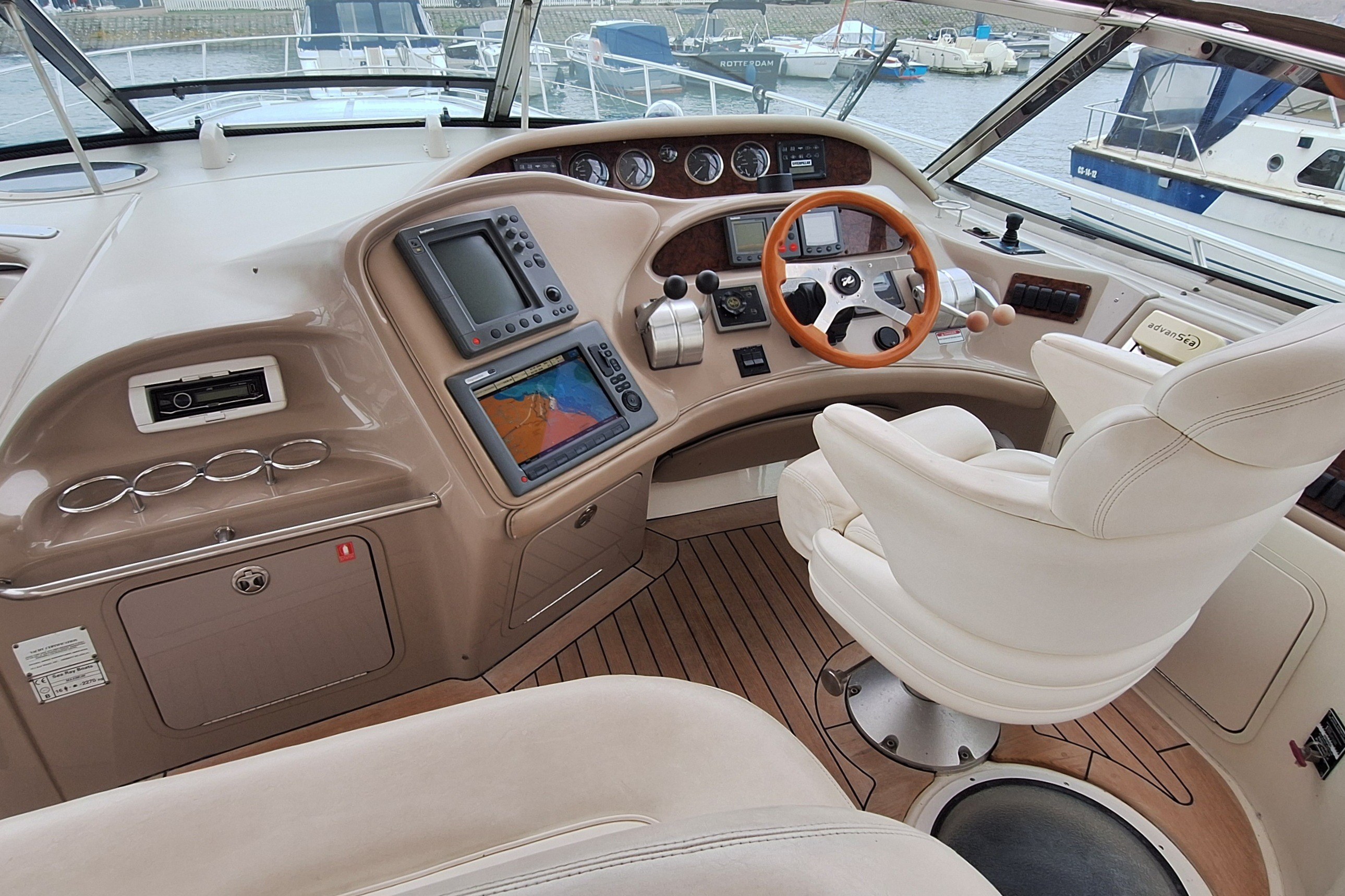 Sea Ray Sundancer 540 — foto 11 van 30