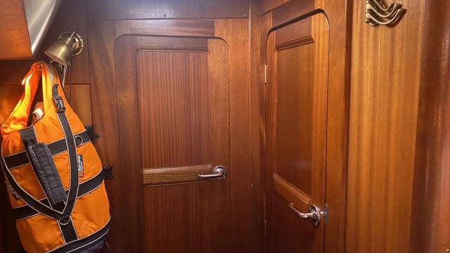 Bavaria 350 Lagoon - BluYachting — foto 11 van 12