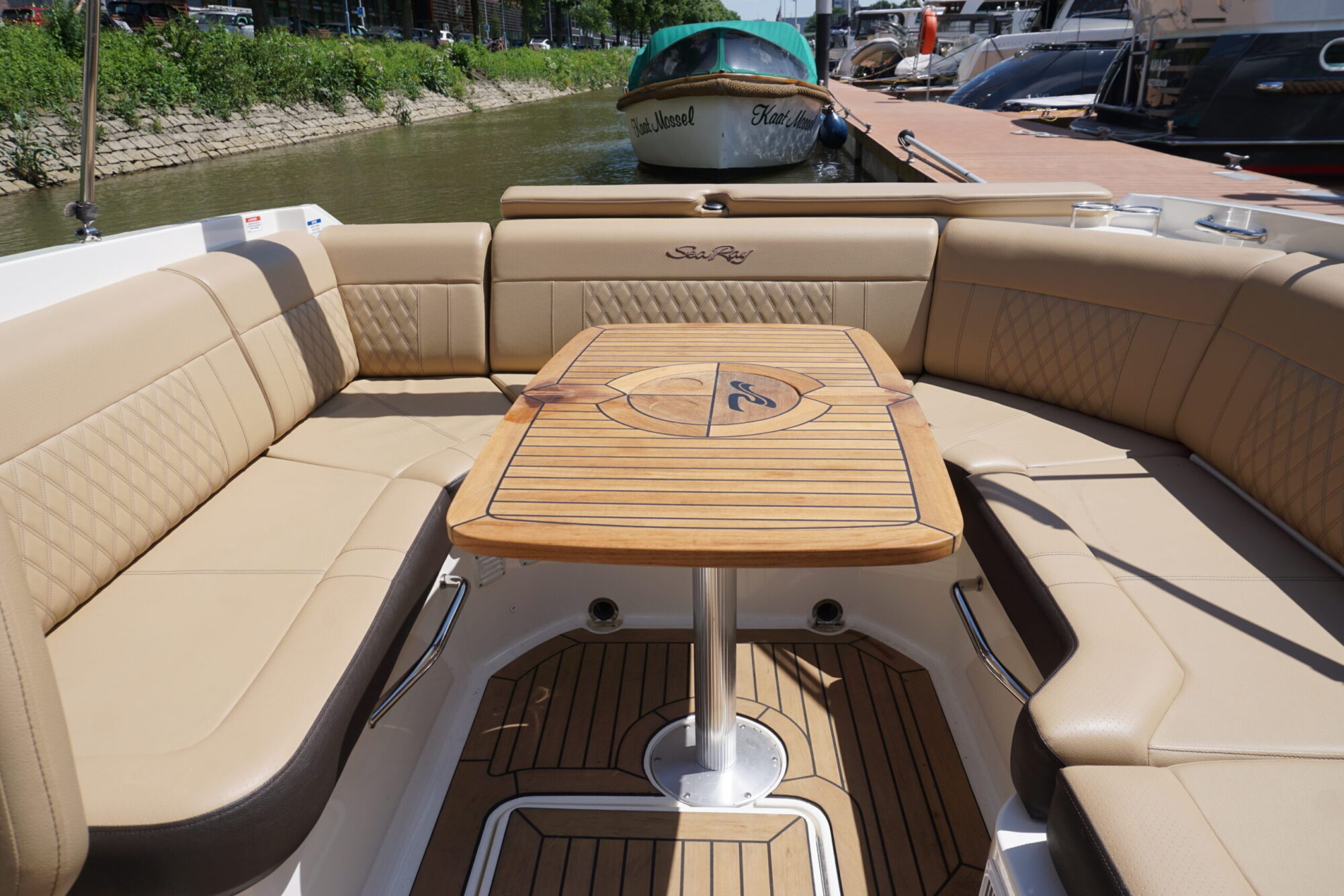 Sea Ray 250 SLX — foto 23 van 33