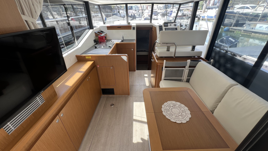Beneteau Swift Trawler 35 — foto 39 van 76