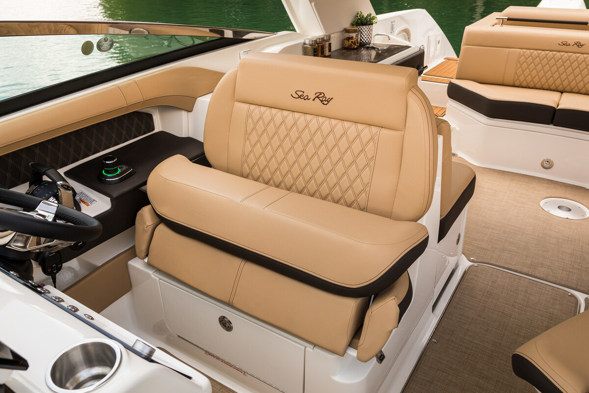 Sea Ray SLX 310 Outboard — foto 16 van 29
