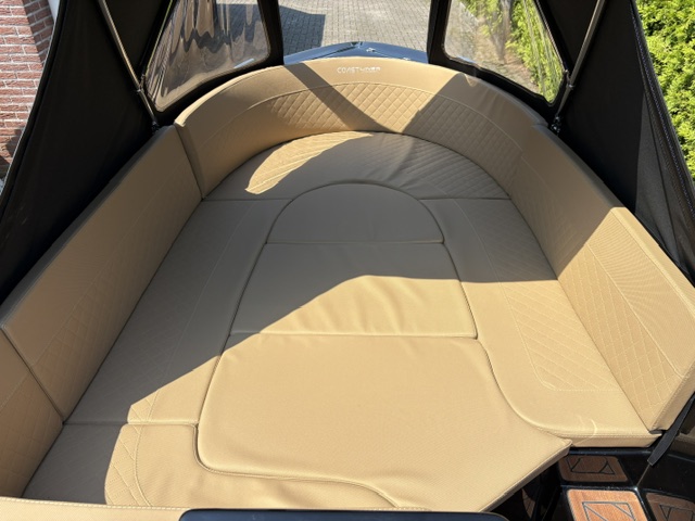 Extra luxe Coastliner 545 met Tohatsu 20 PK en buiskap — foto 16 van 18