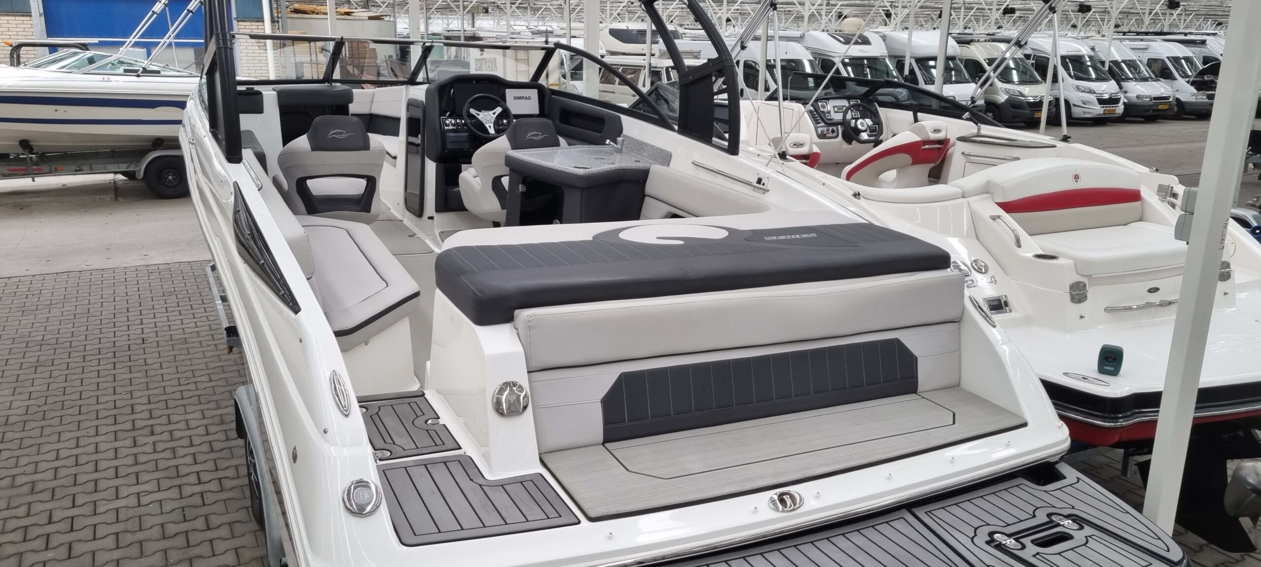 Rinker Q7 — foto 10 van 11