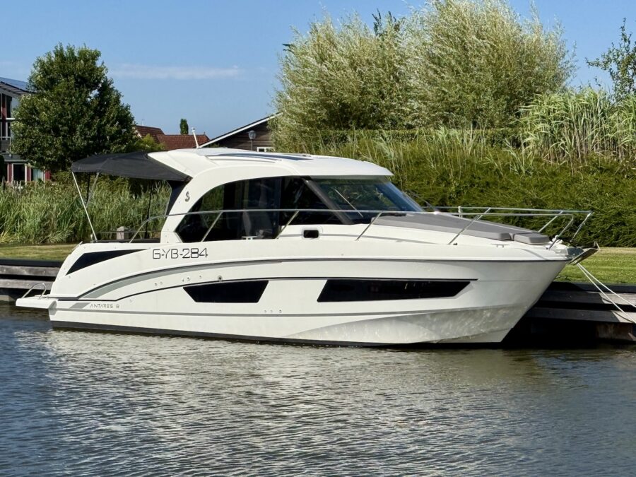 Beneteau Antares 9 — foto 12 van 29