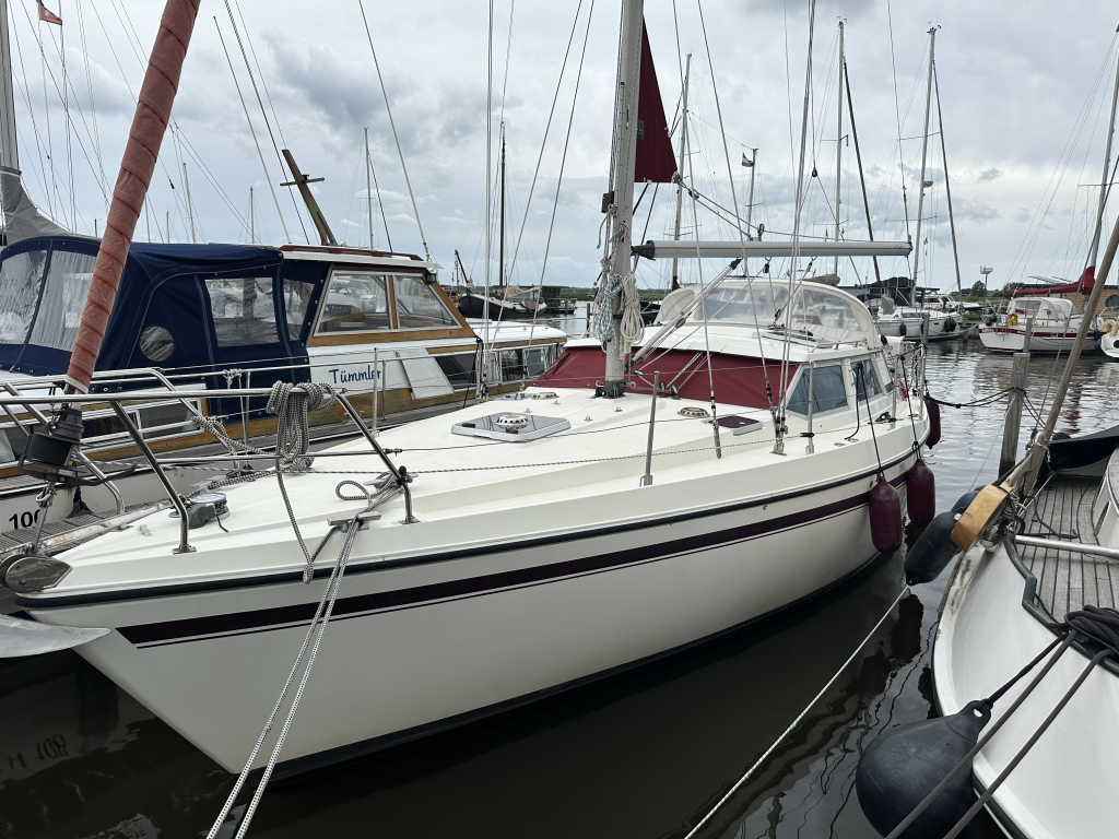 Moody  Eclipse 33 — foto 1 van 32