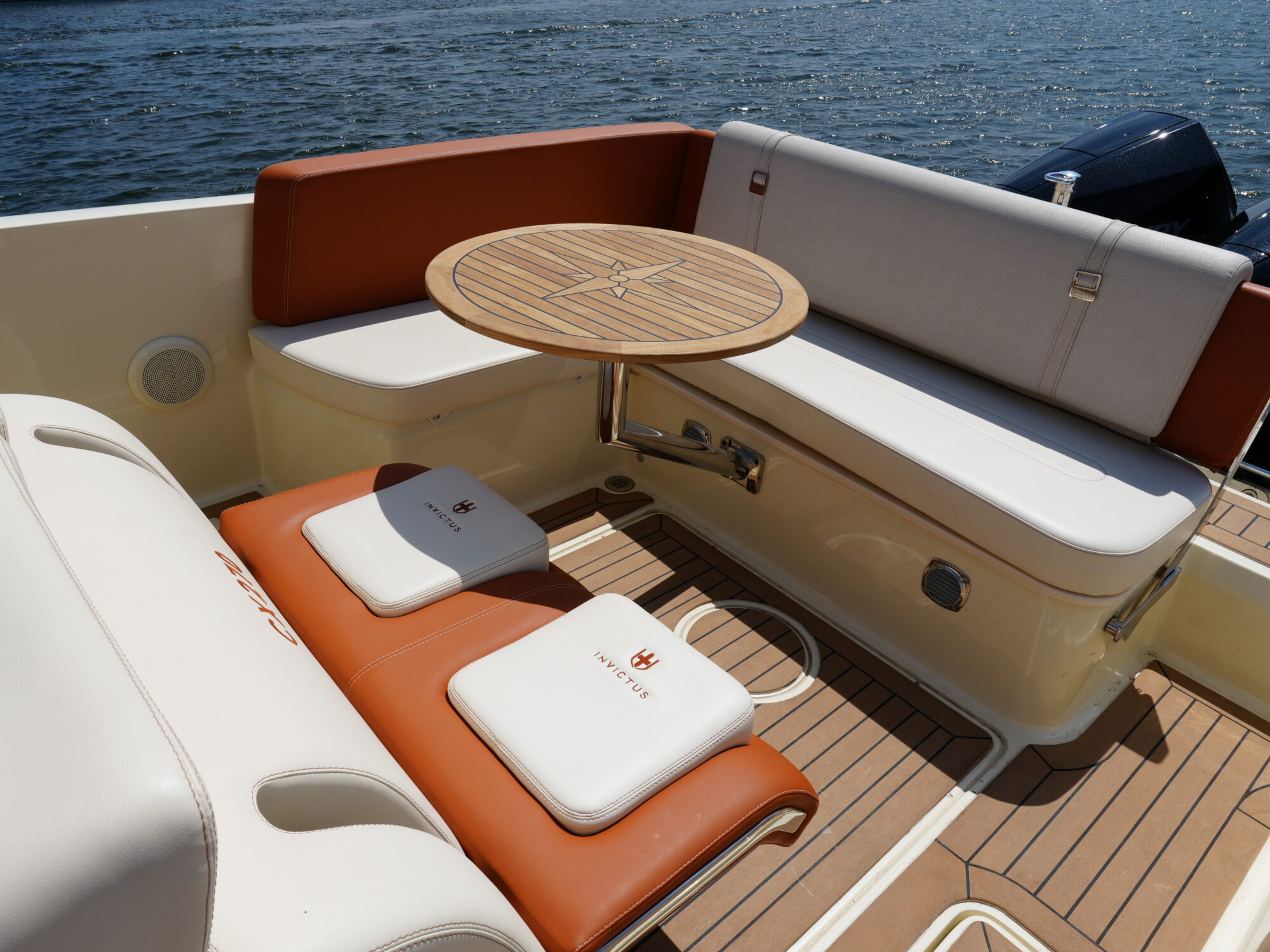 Invictus 270 CX — foto 22 van 38
