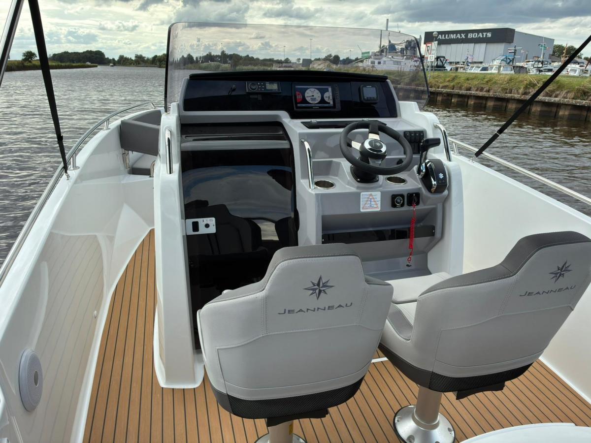 Jeanneau Cap Camarat 7.5 CC Serie 3 — foto 21 van 21