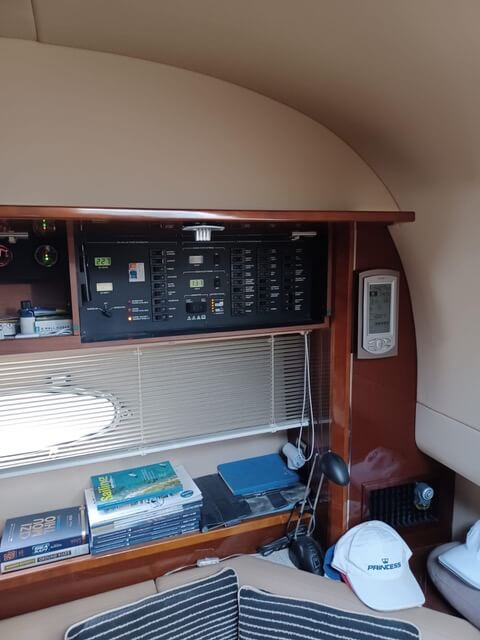 Princess V45 - BluYachting — foto 12 van 12