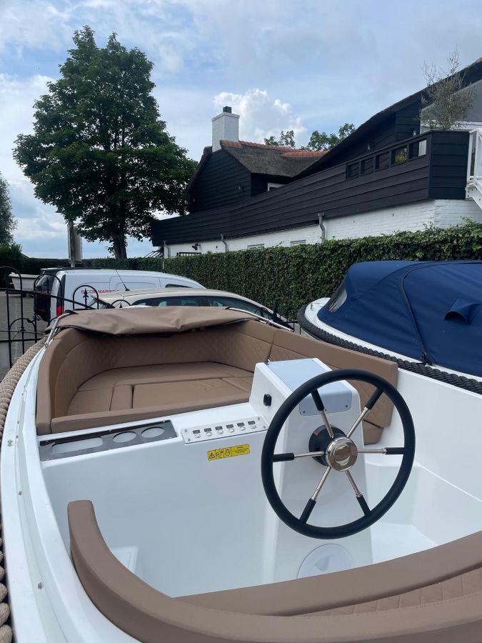 Corsiva 595 Tender wit wit Loosdrecht  — foto 4 van 5