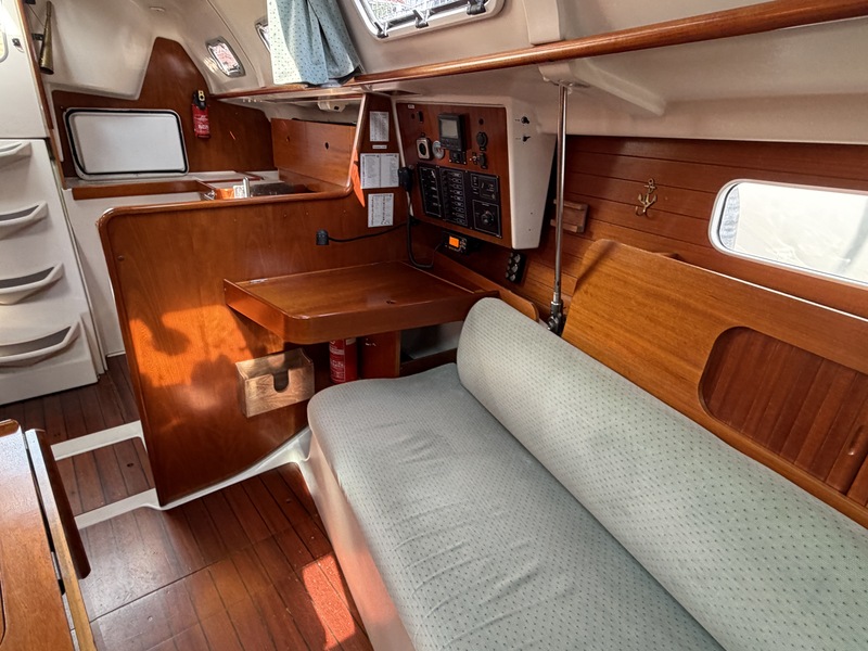 Beneteau Oceanis 321 — foto 18 van 48