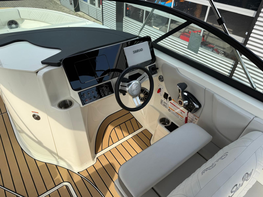 Sea Ray SDX 230 — foto 8 van 46