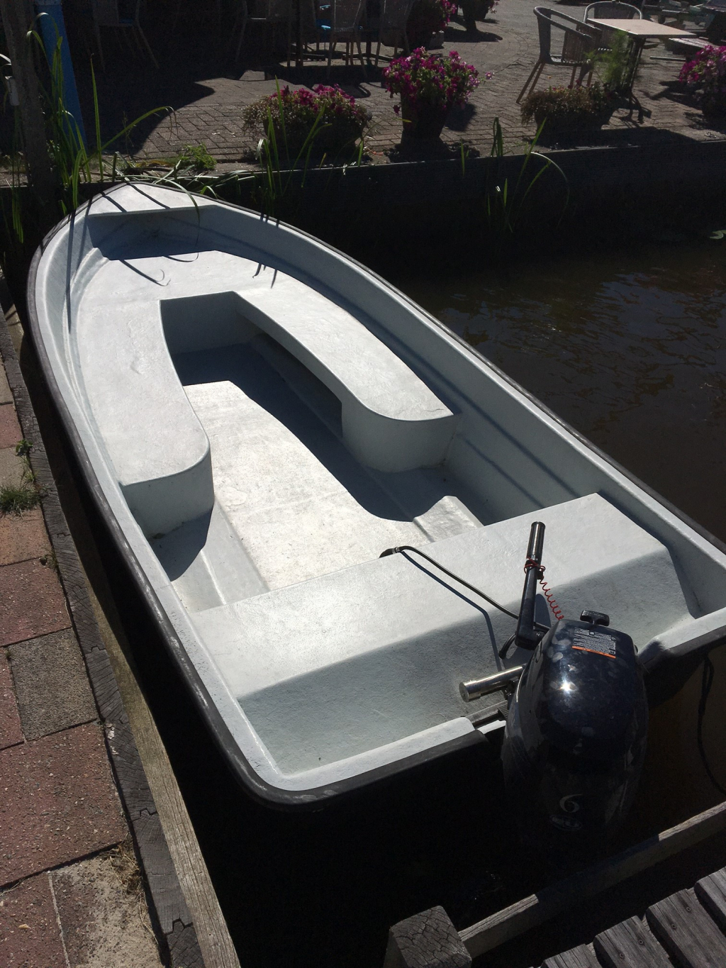 Motorboot Gelijk ophalen — foto 1 van 4