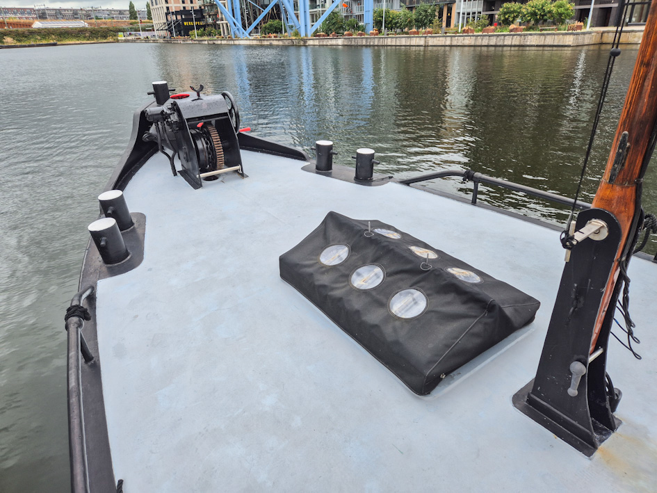 Motorsleepboot Carbon 15.63 met CBB — foto 16 van 48