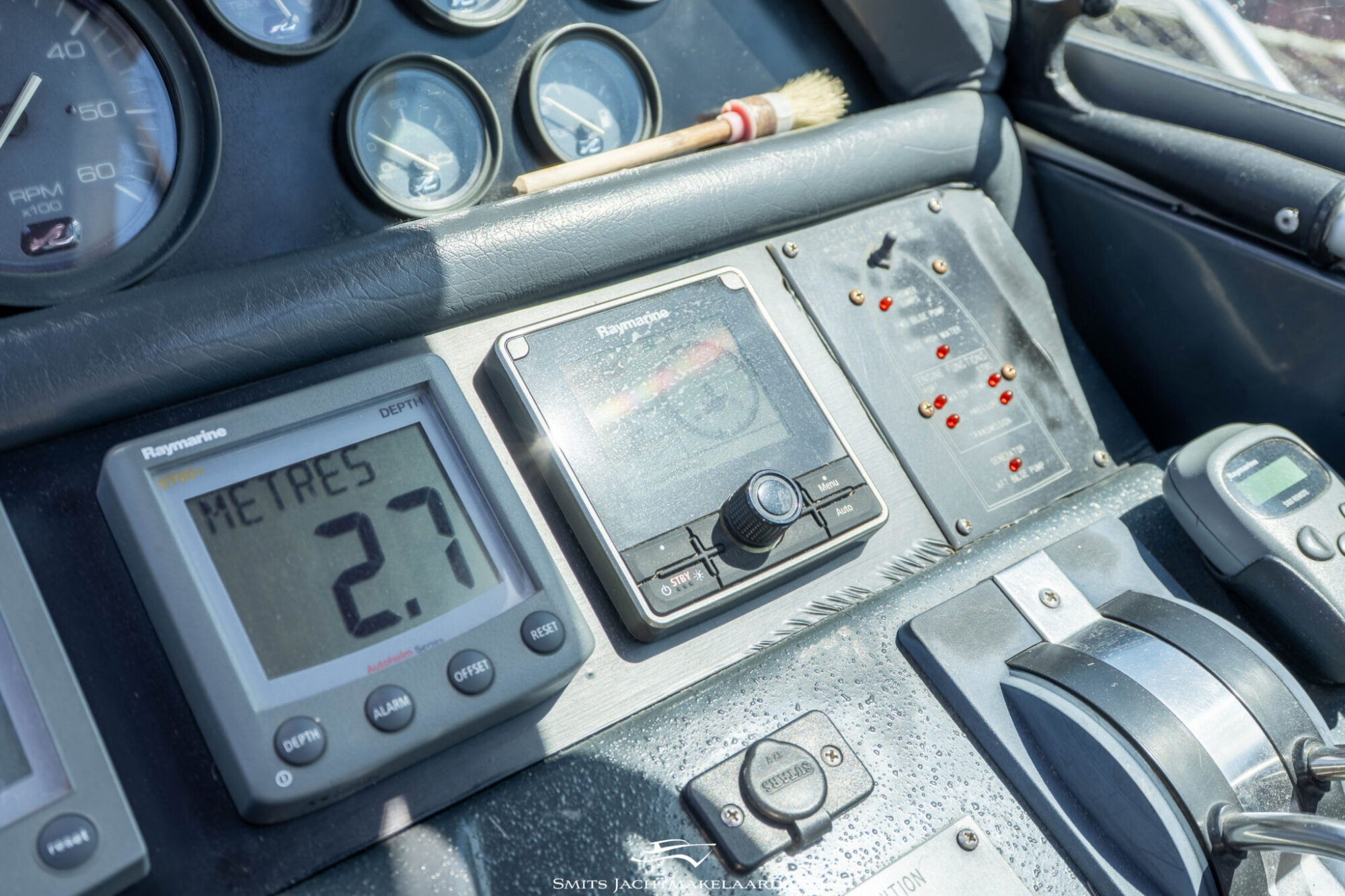 Sea Ray 370 Express Cruiser — foto 42 van 59