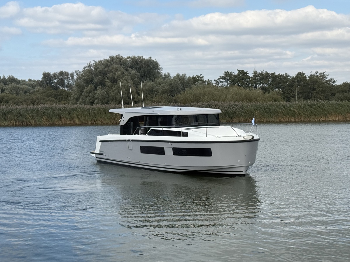 Delphia Yachts 11 Sedan — foto 2 van 12
