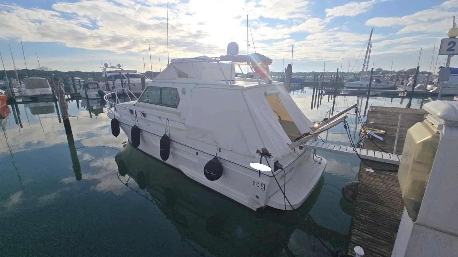 Della Pasqua DC 9 - BluYachting — foto 1 van 12