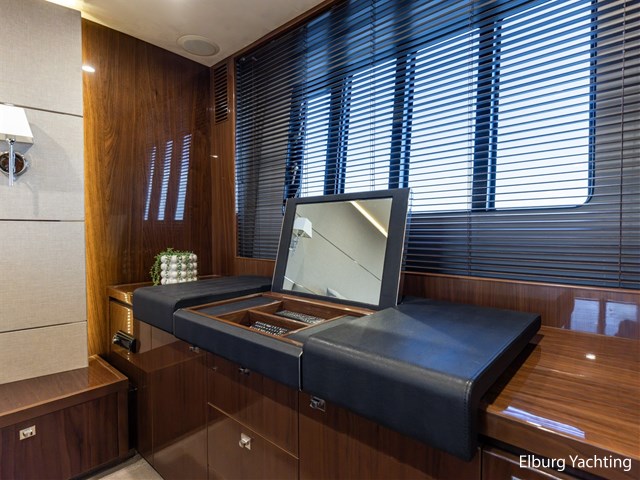 Princess V62 — foto 45 van 88