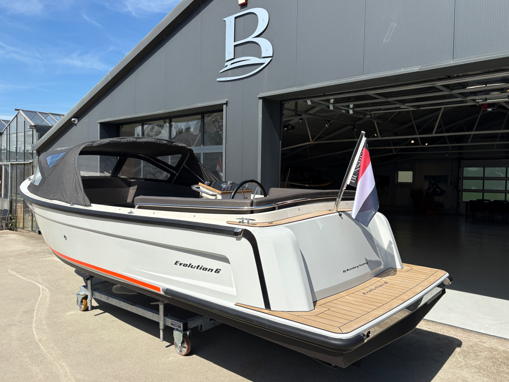 Evolution 6 Tender — foto 9 van 13