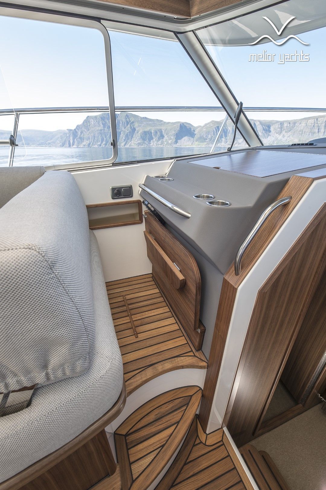 Saga 385 - Edition Walnut Interior — foto 9 van 56
