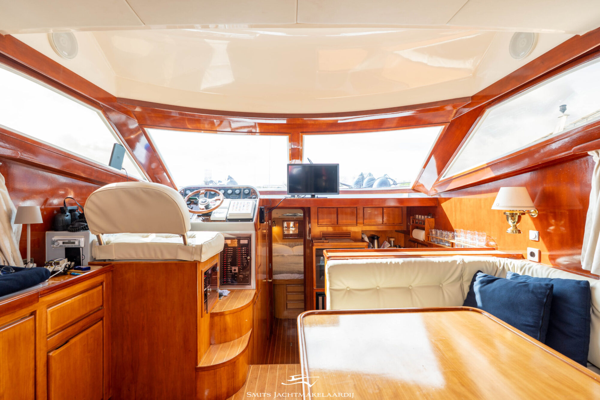 Astor 37 Flybridge — foto 2 van 54