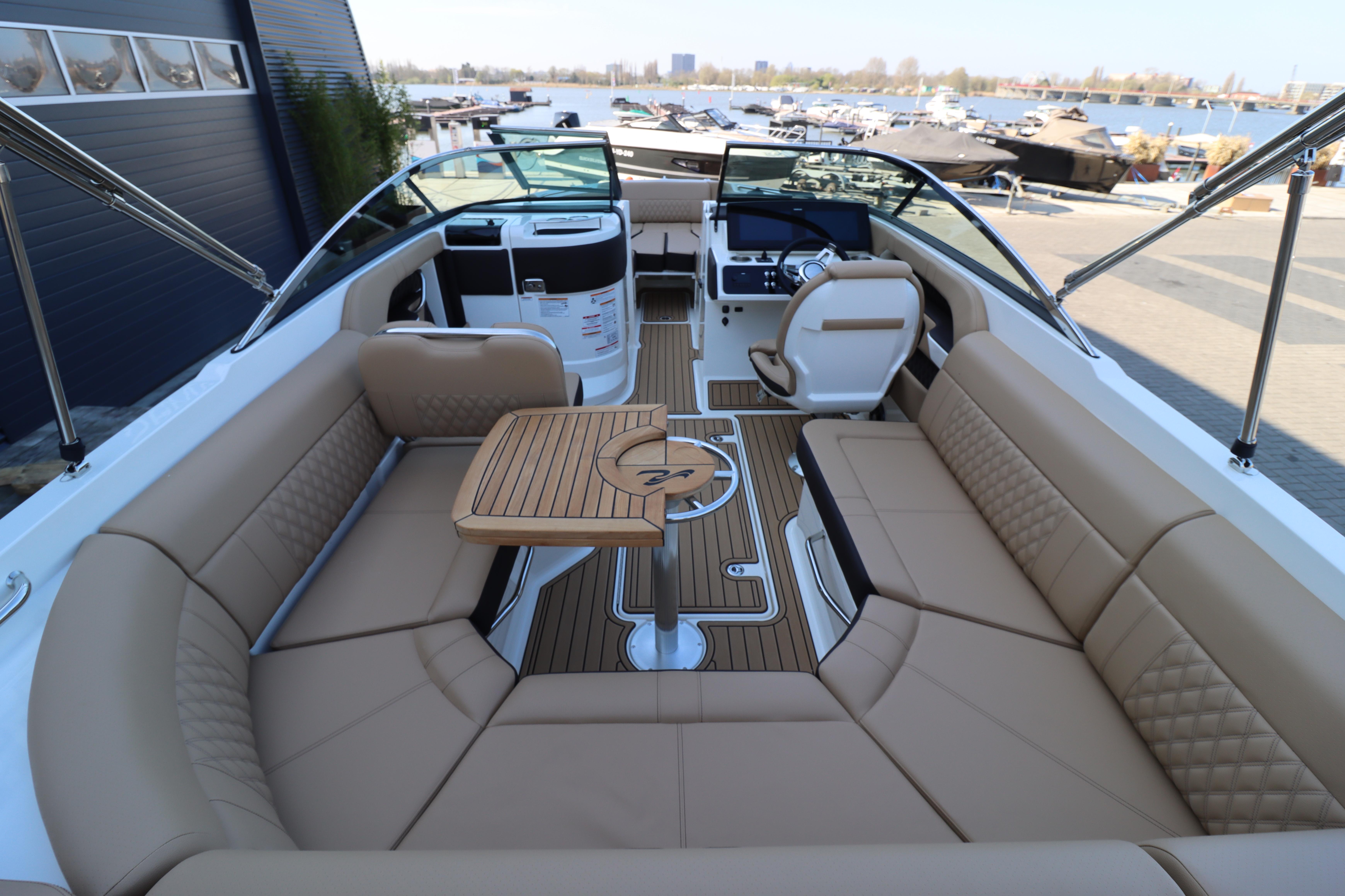 Sea Ray SLX 250 — foto 8 van 39