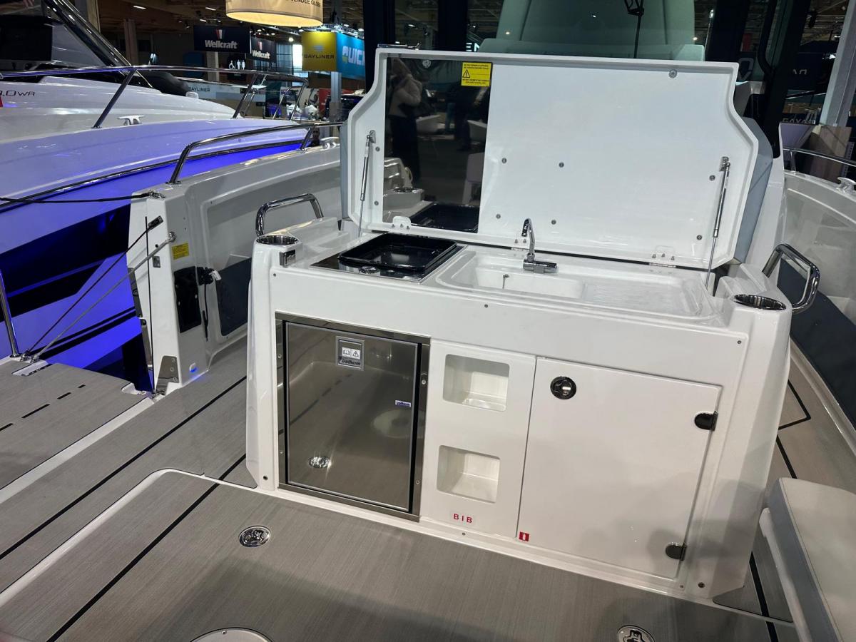 Jeanneau Cap Camarat 9.0CC S2 nieuw model! Dit schip is aanwezig op de Yamaha stand van hiswa te water 2026. — foto 14 van 33